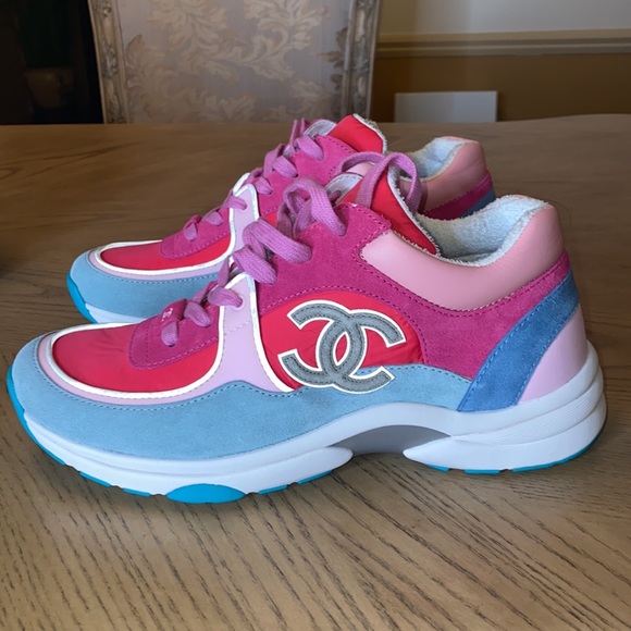 CHANEL Shoes - ❤️ Authentic CHANEL BRAND NEW CC LOGO SNEAKERS